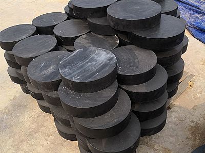 广信区板式橡胶支座由若干层橡胶片与薄钢板经加压硫化
